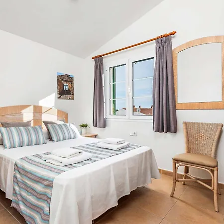 Vila Galdana Rosa Cala Galdana (Menorca)